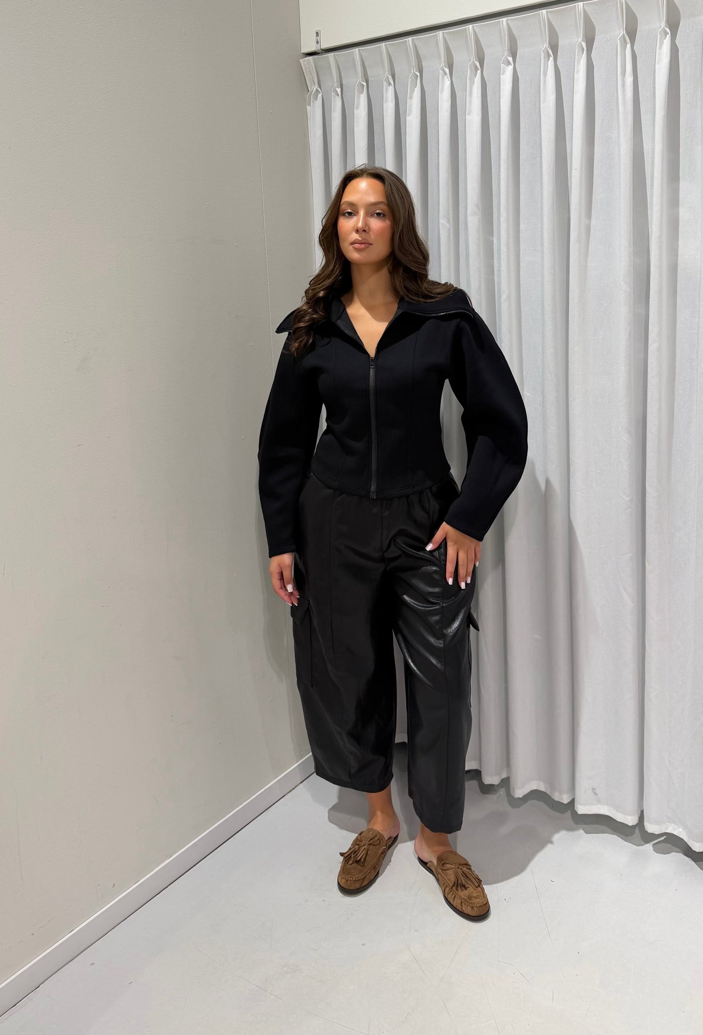 Ruth vest black