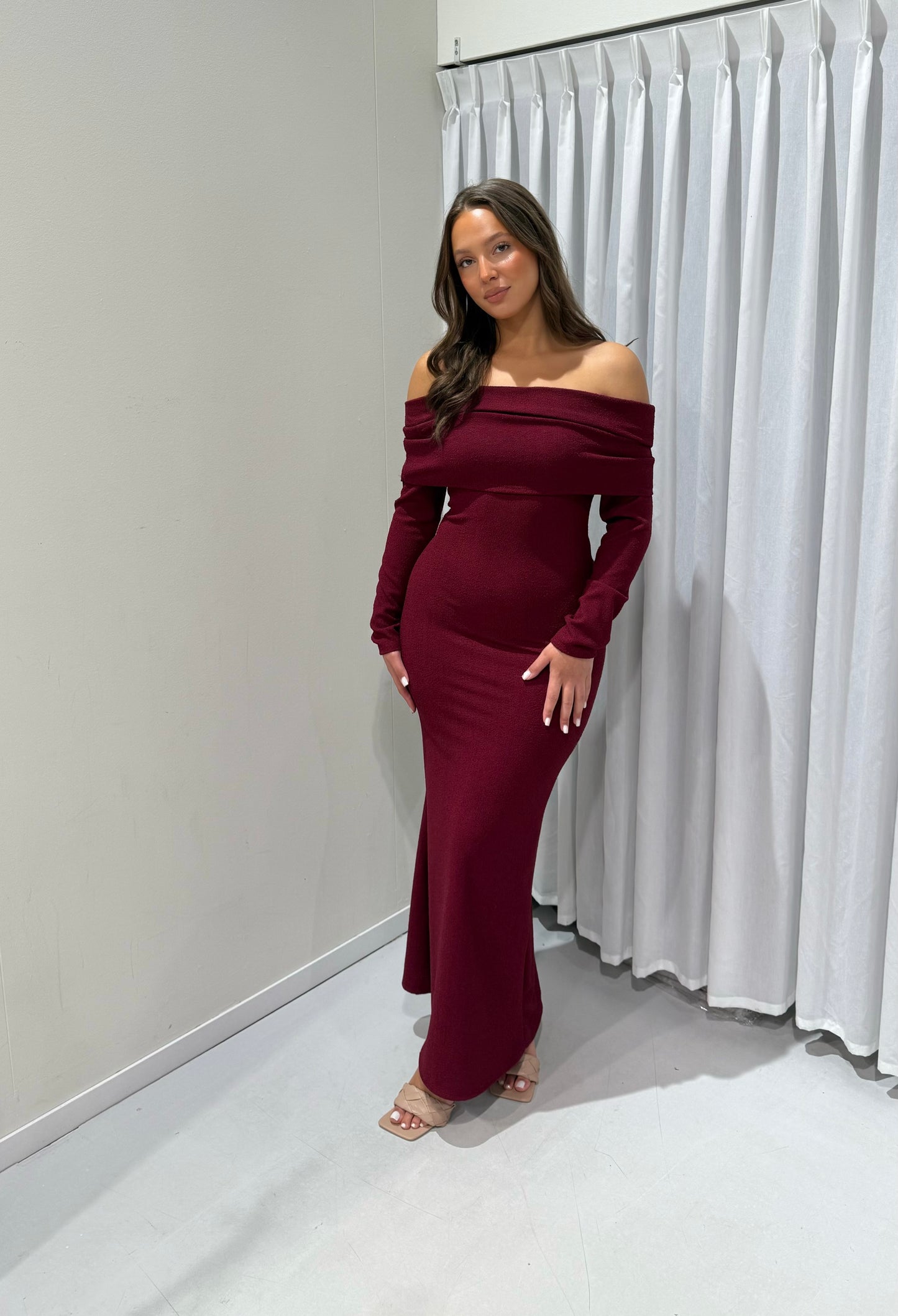 Laura dress burgundy