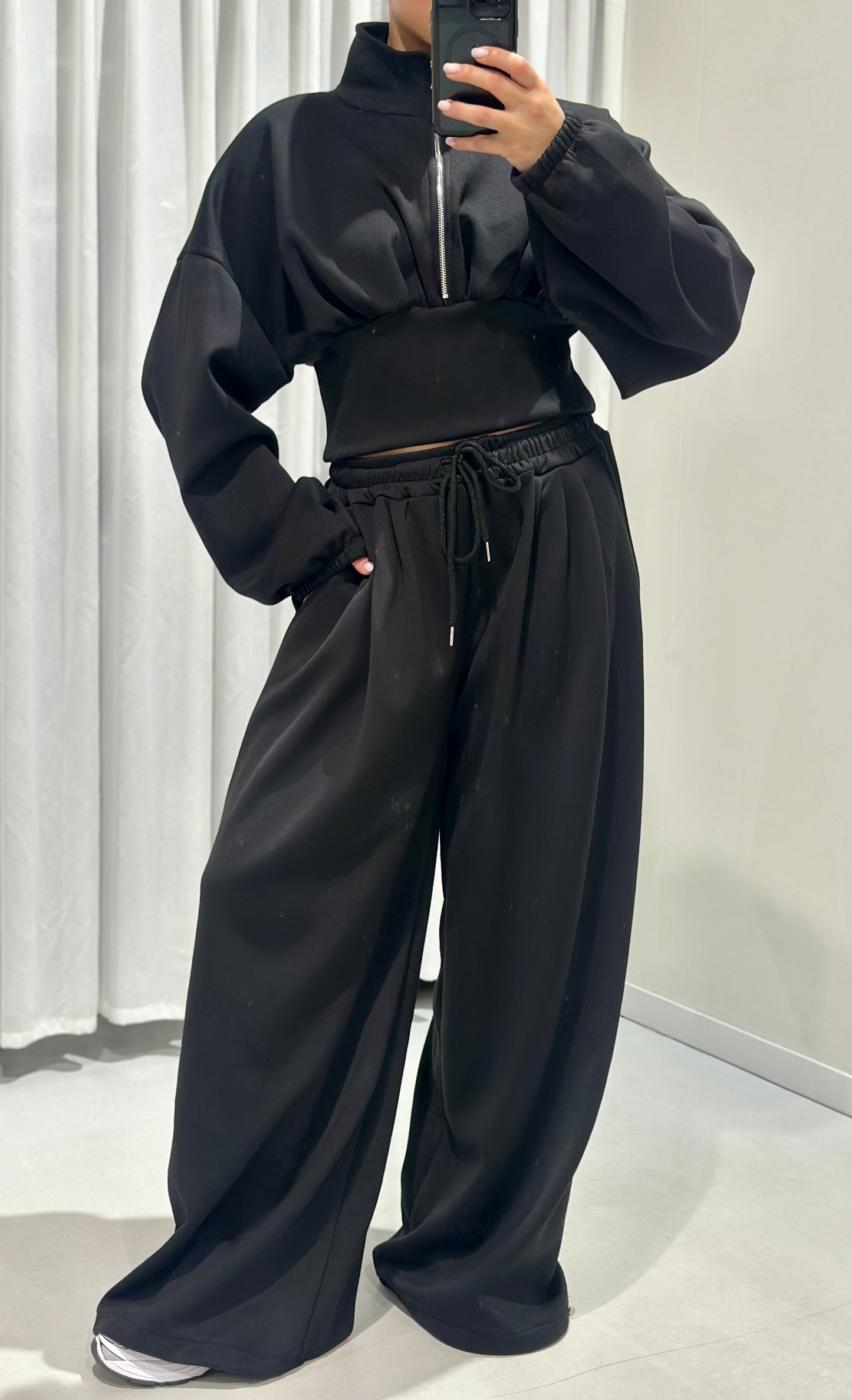 Ashley 2 piece set black