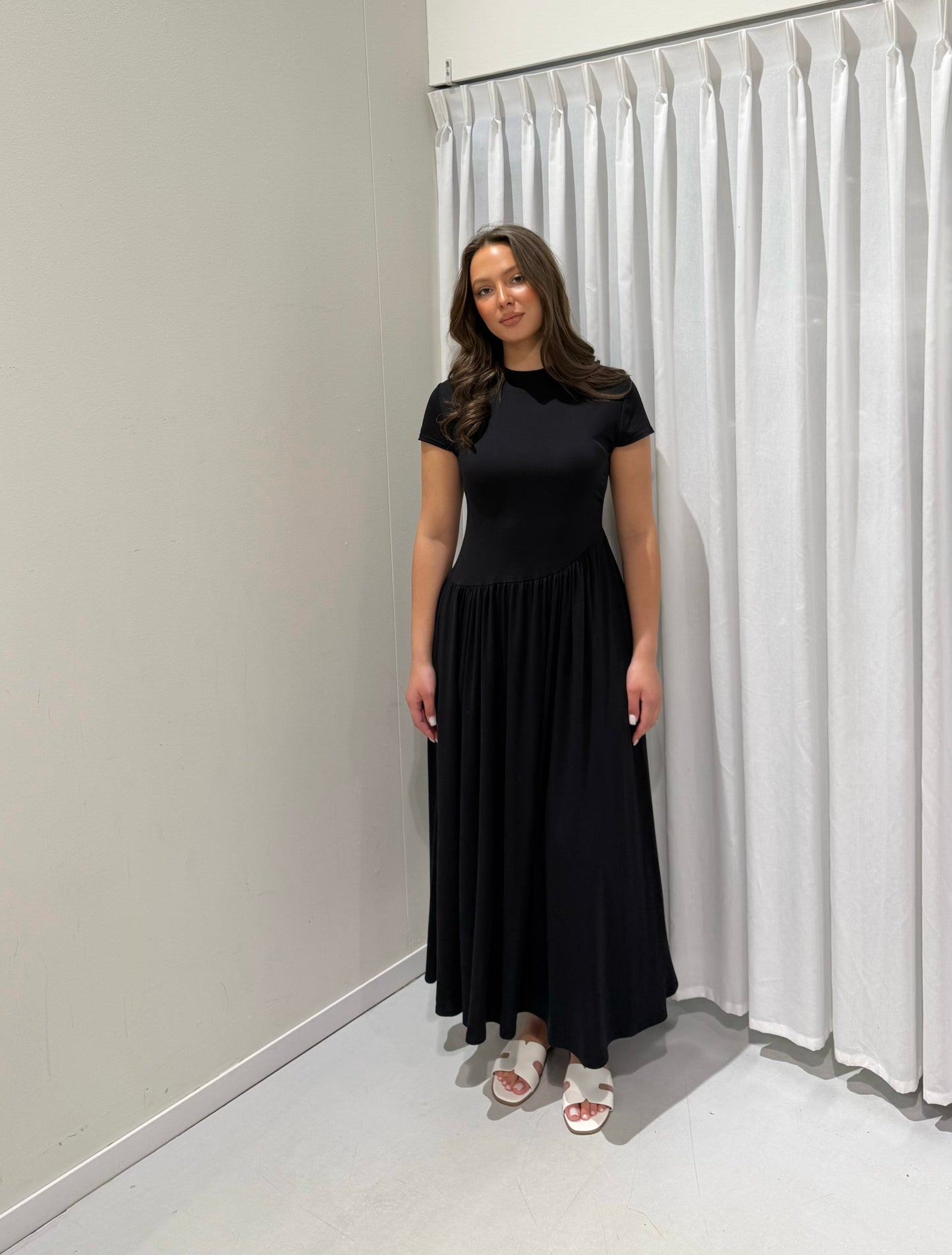 Liv dress black