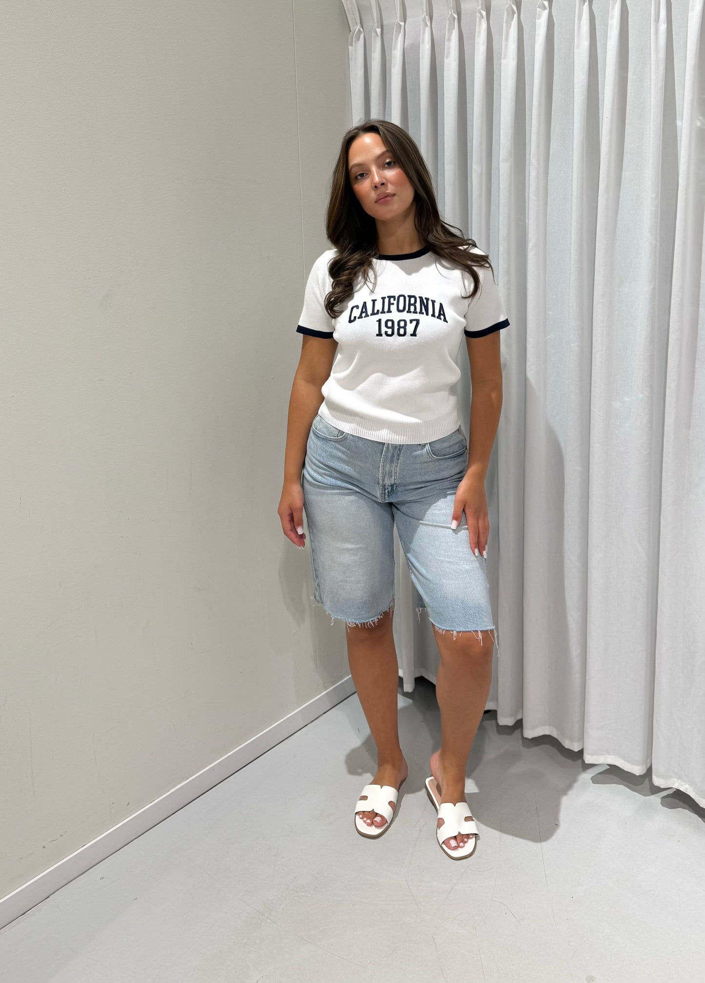Hind top white