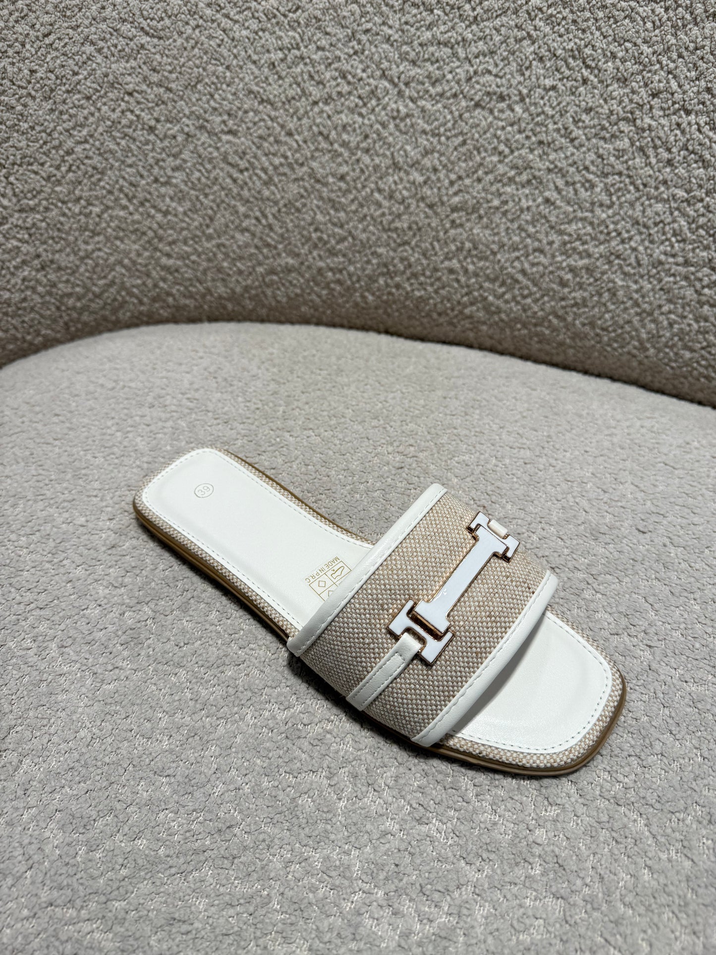 Jessica slippers white