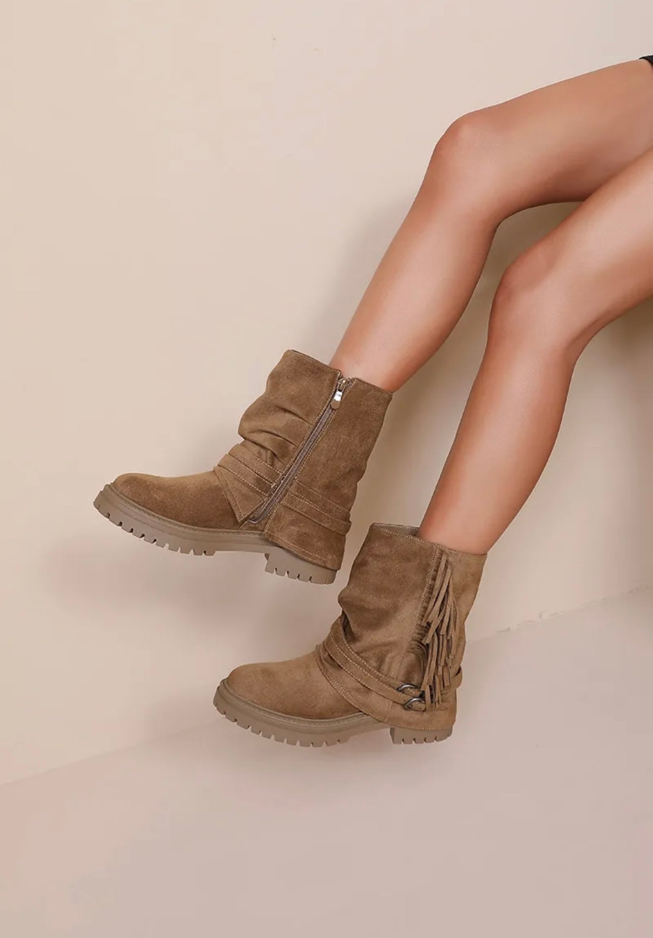 Moon boots camel