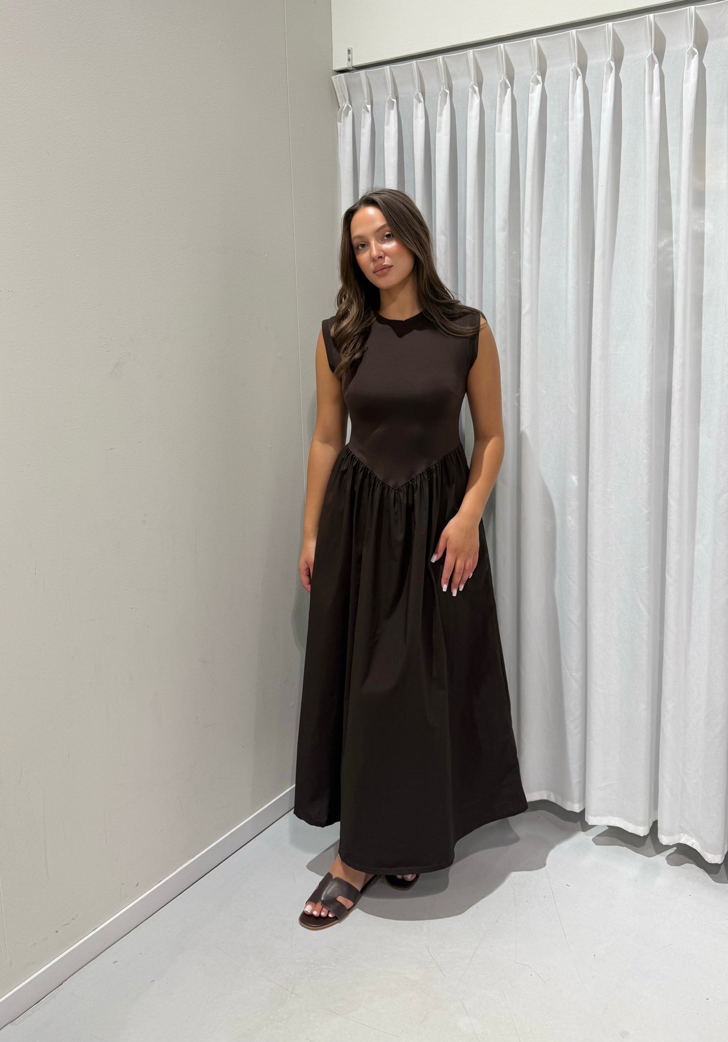 Karen dress brown