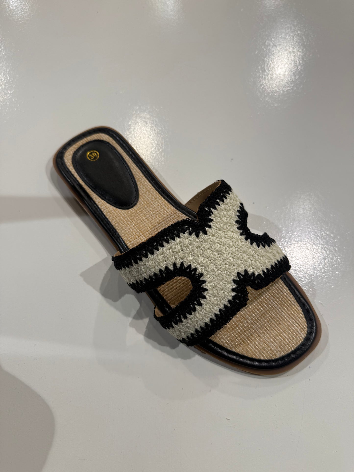 Bella slippers black