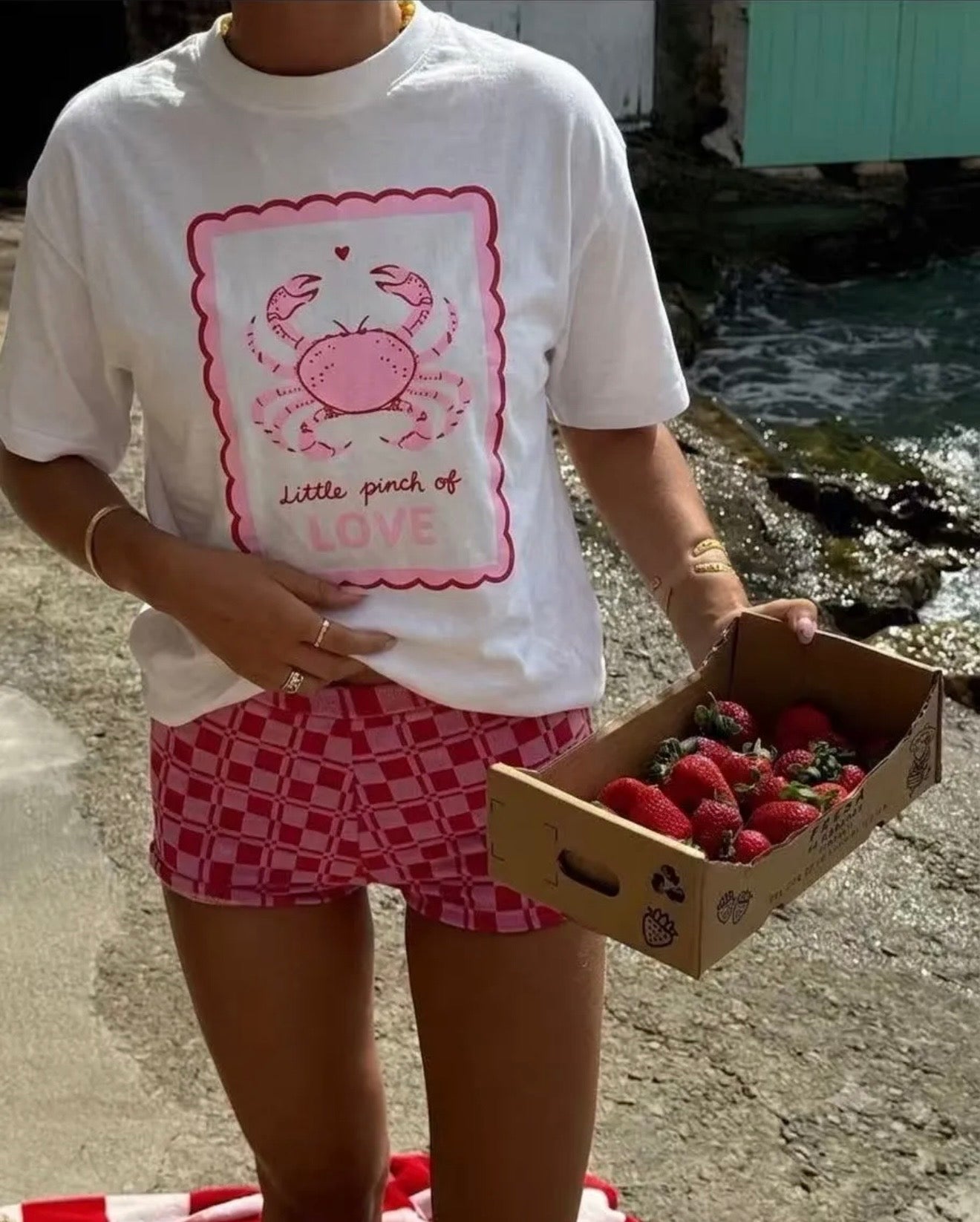 Little pinch tee