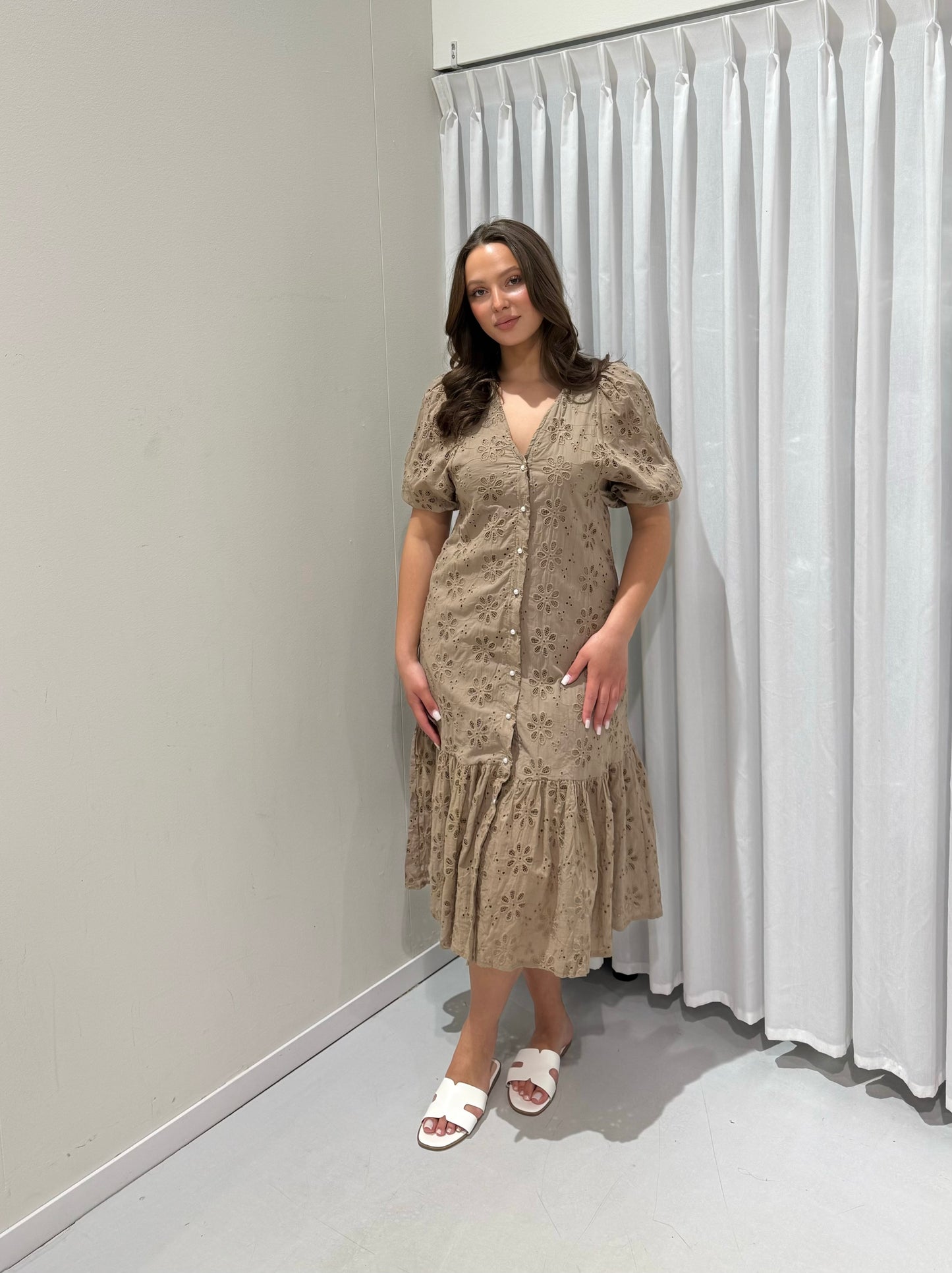 Roxx dress taupe