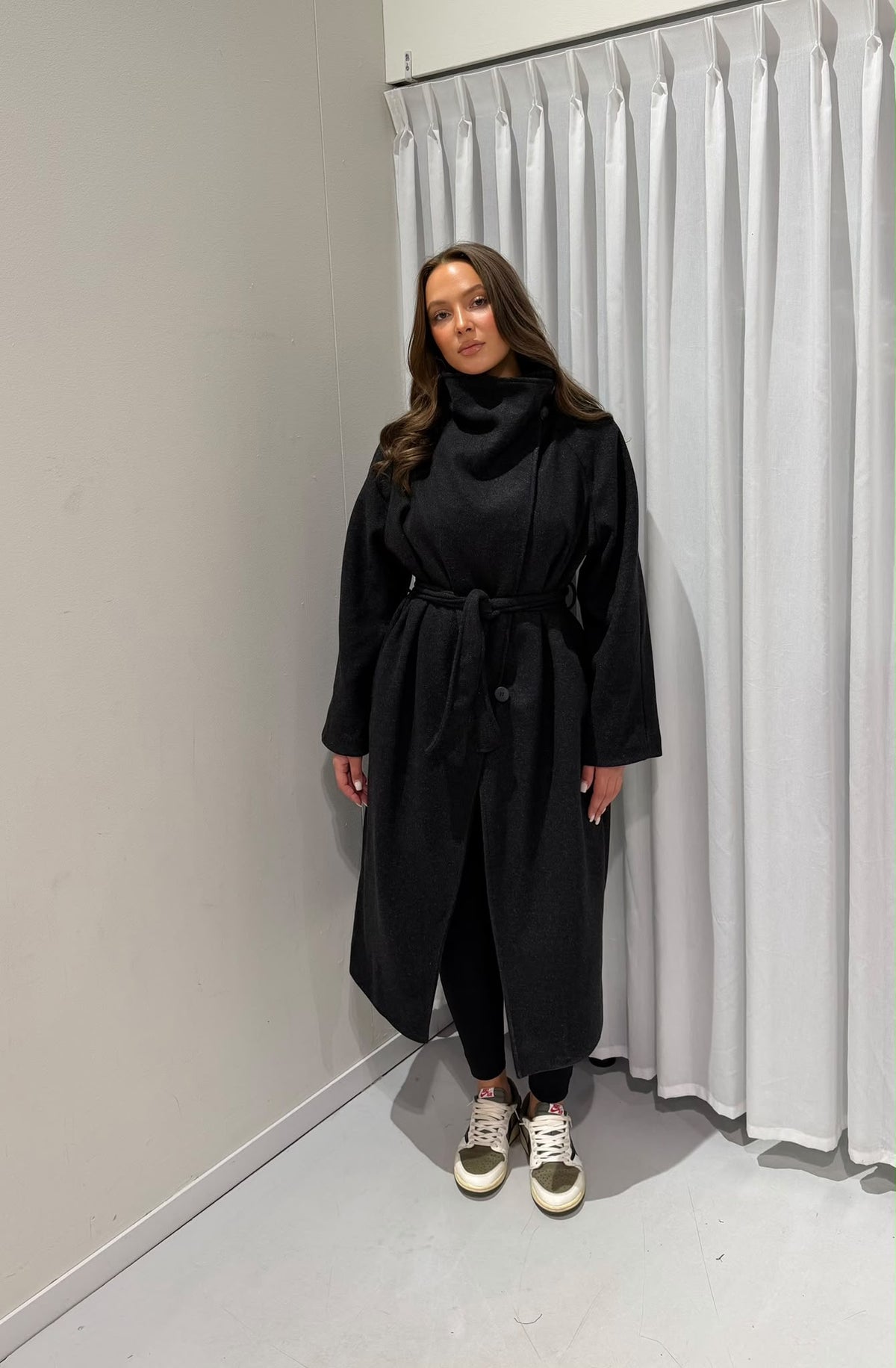 Odette long coat black