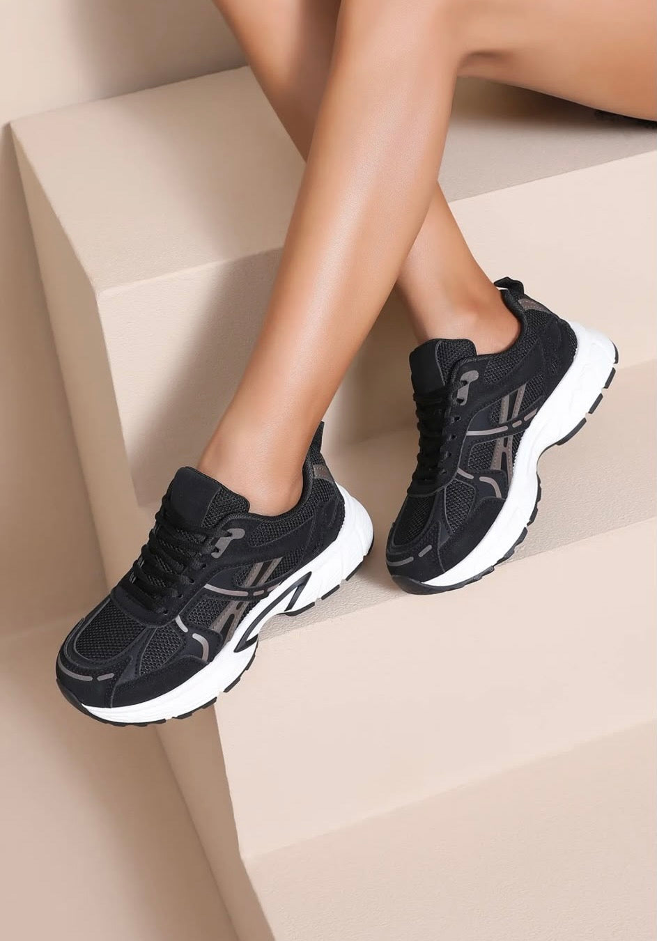 Yula sneakers black