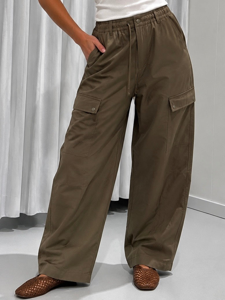 Lyla trouser khaki