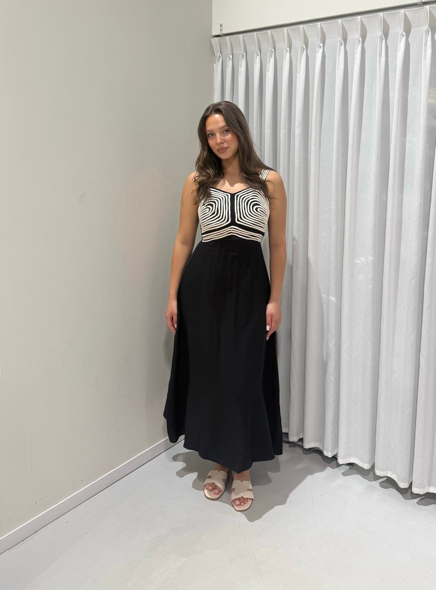 Ezra dress black