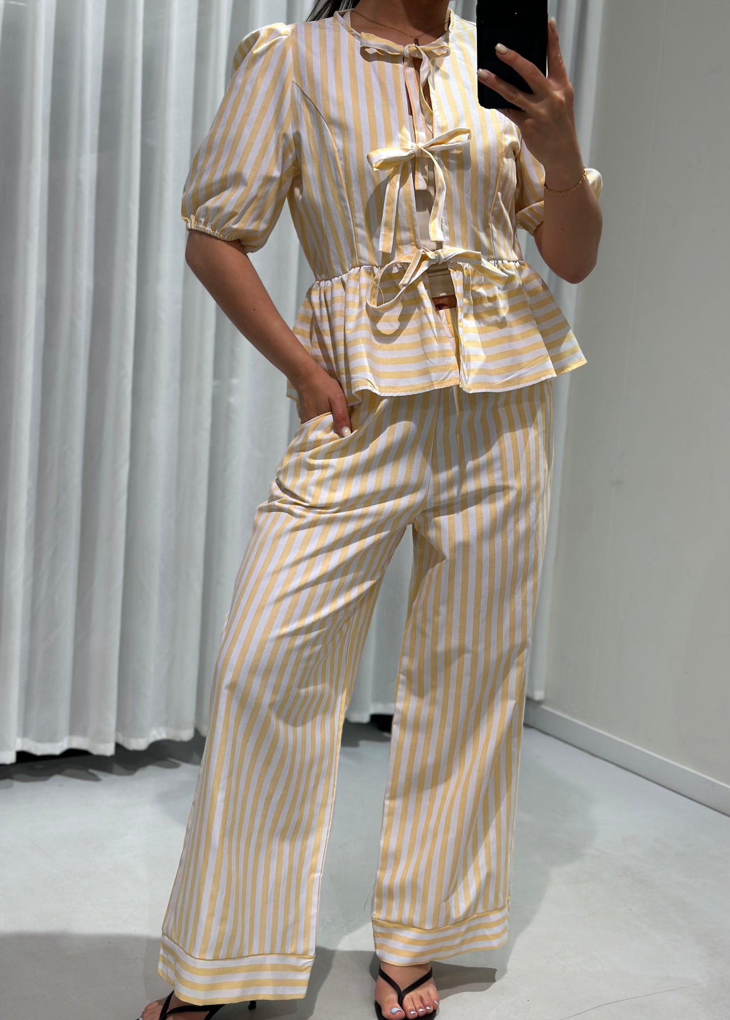 Iza 2-piece set yellow