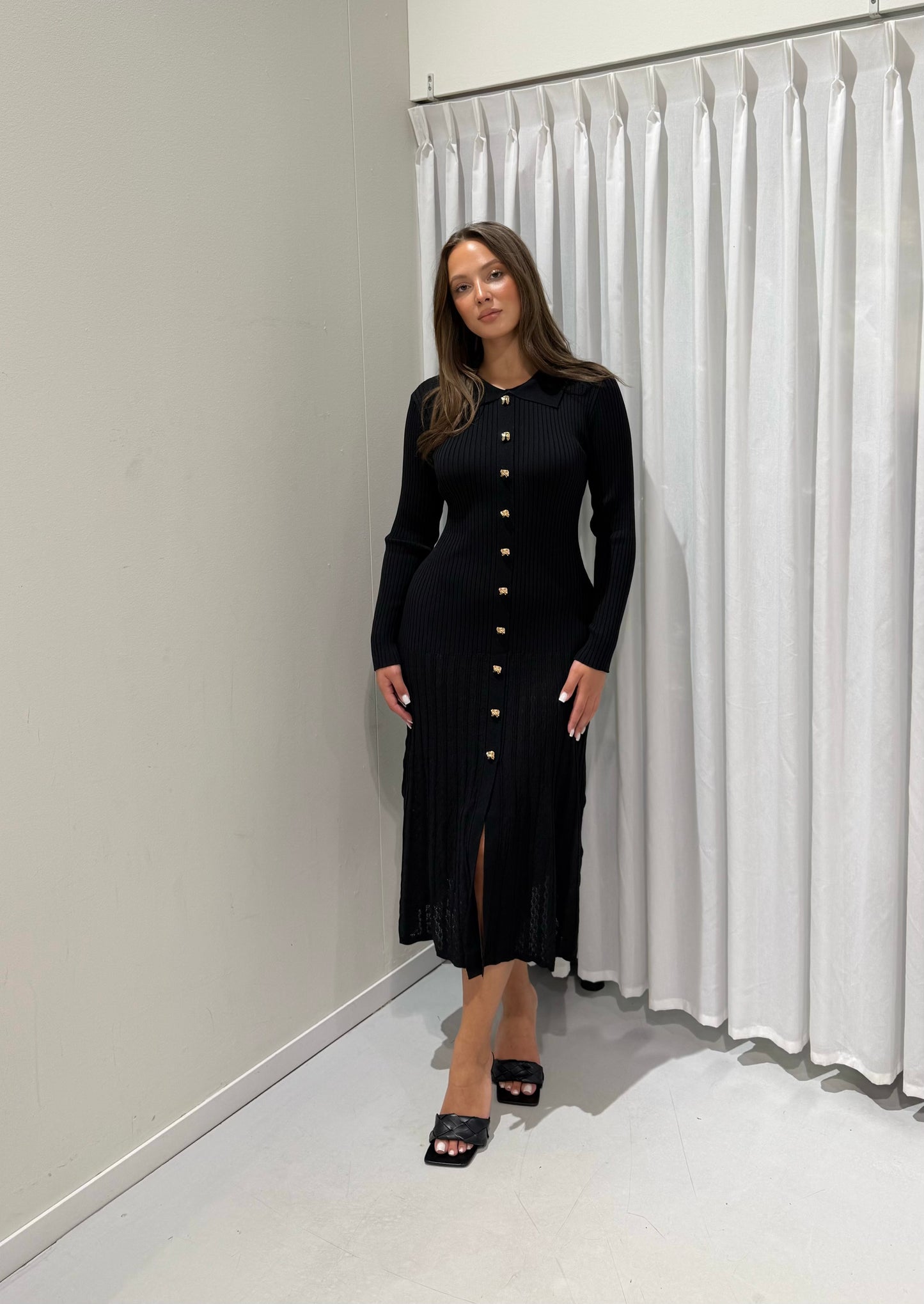 Helo dress black
