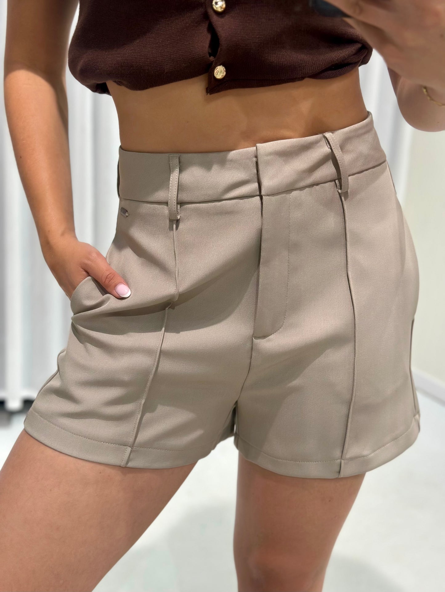 Anna short taupe
