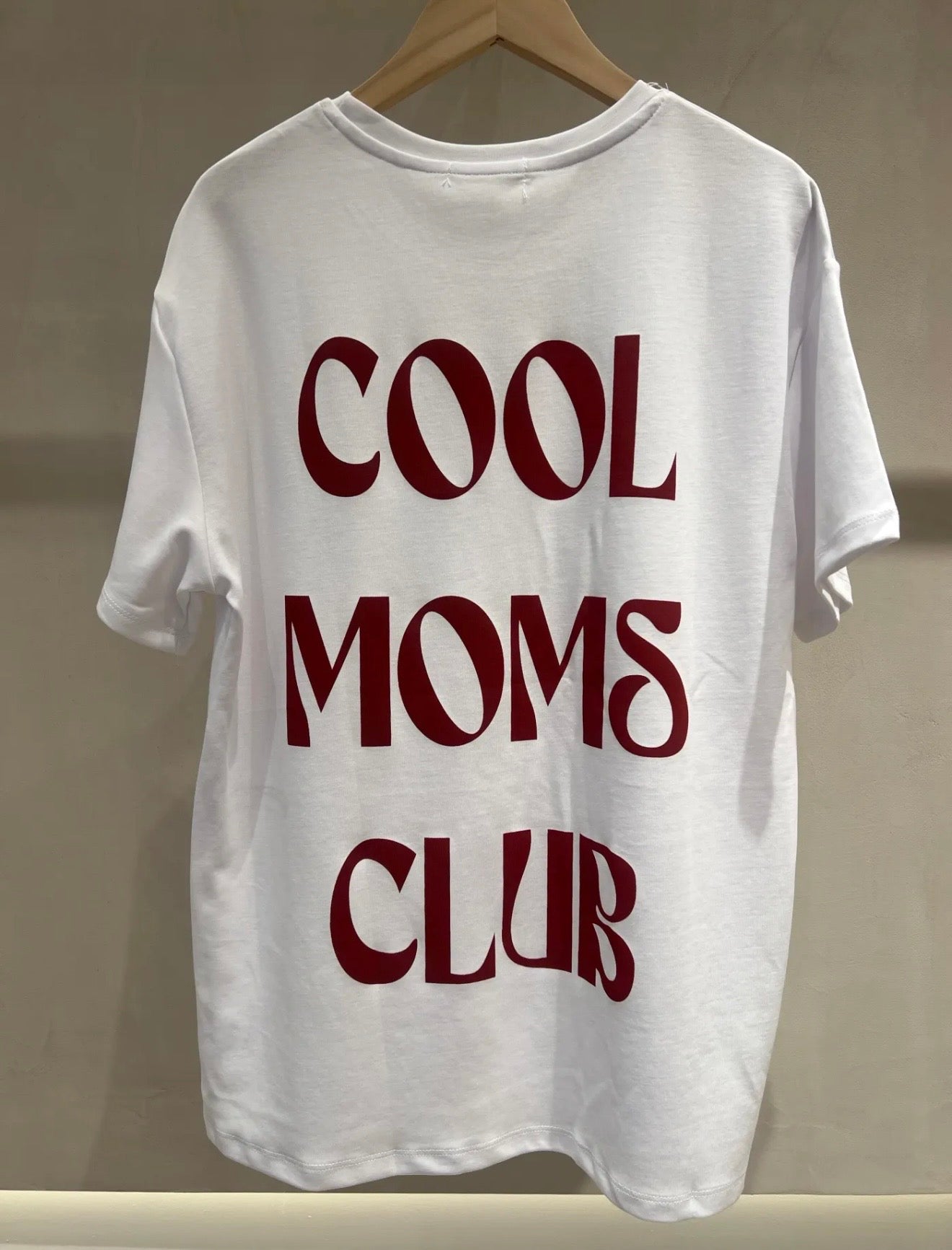 Cool moms tee white