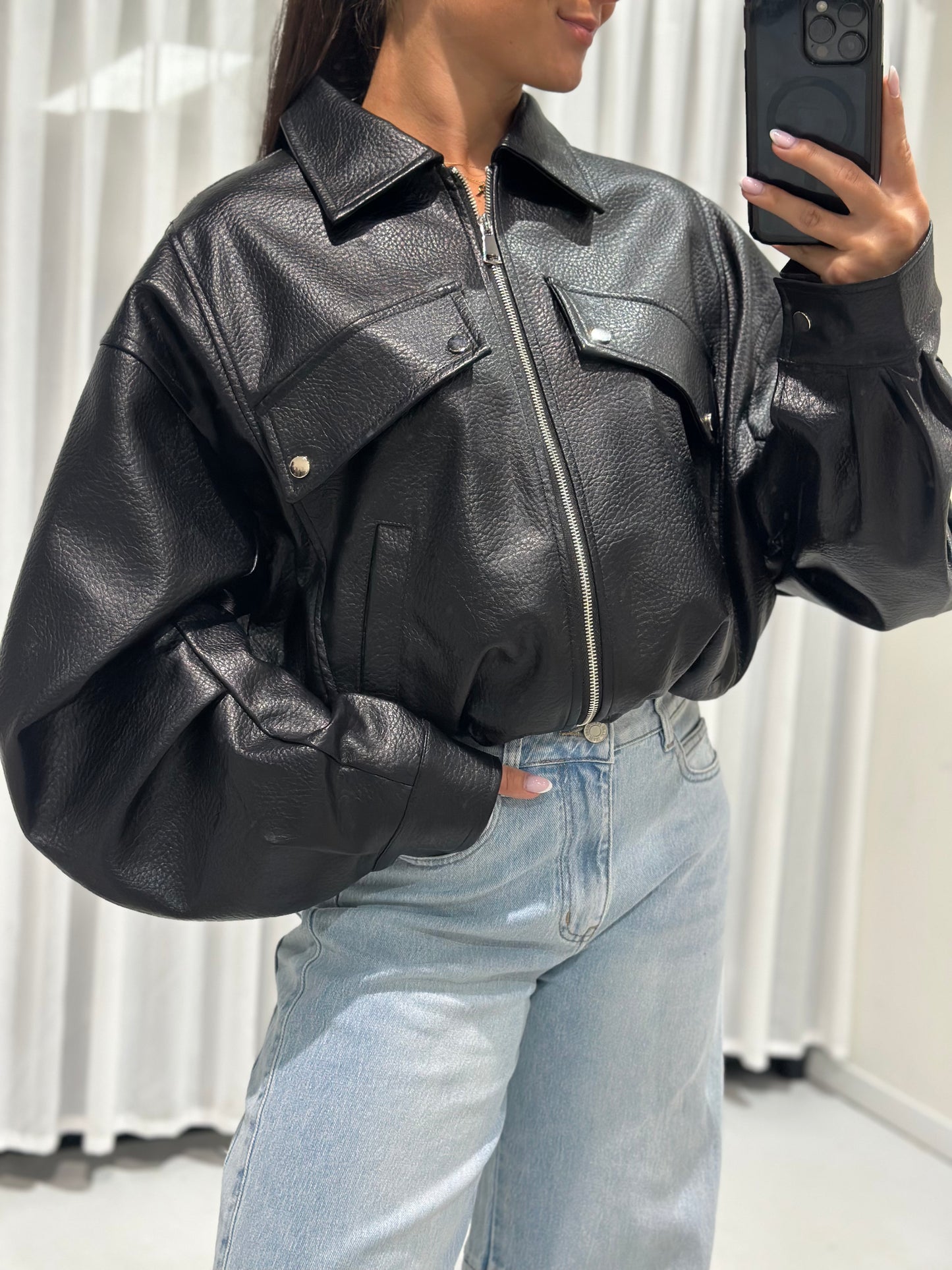 Avery jacket black