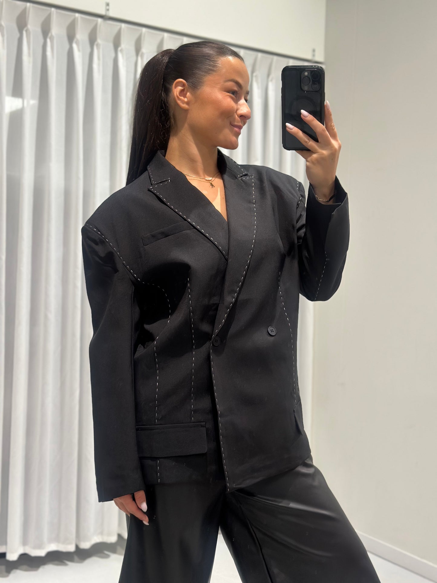 Milana blazer black