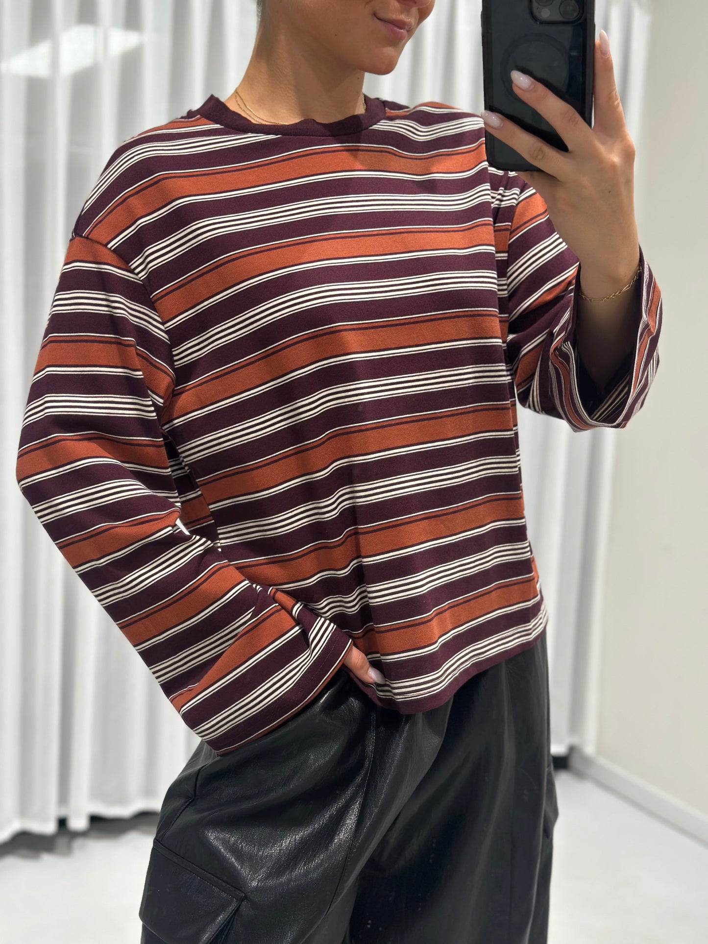 Lola tee burgundy