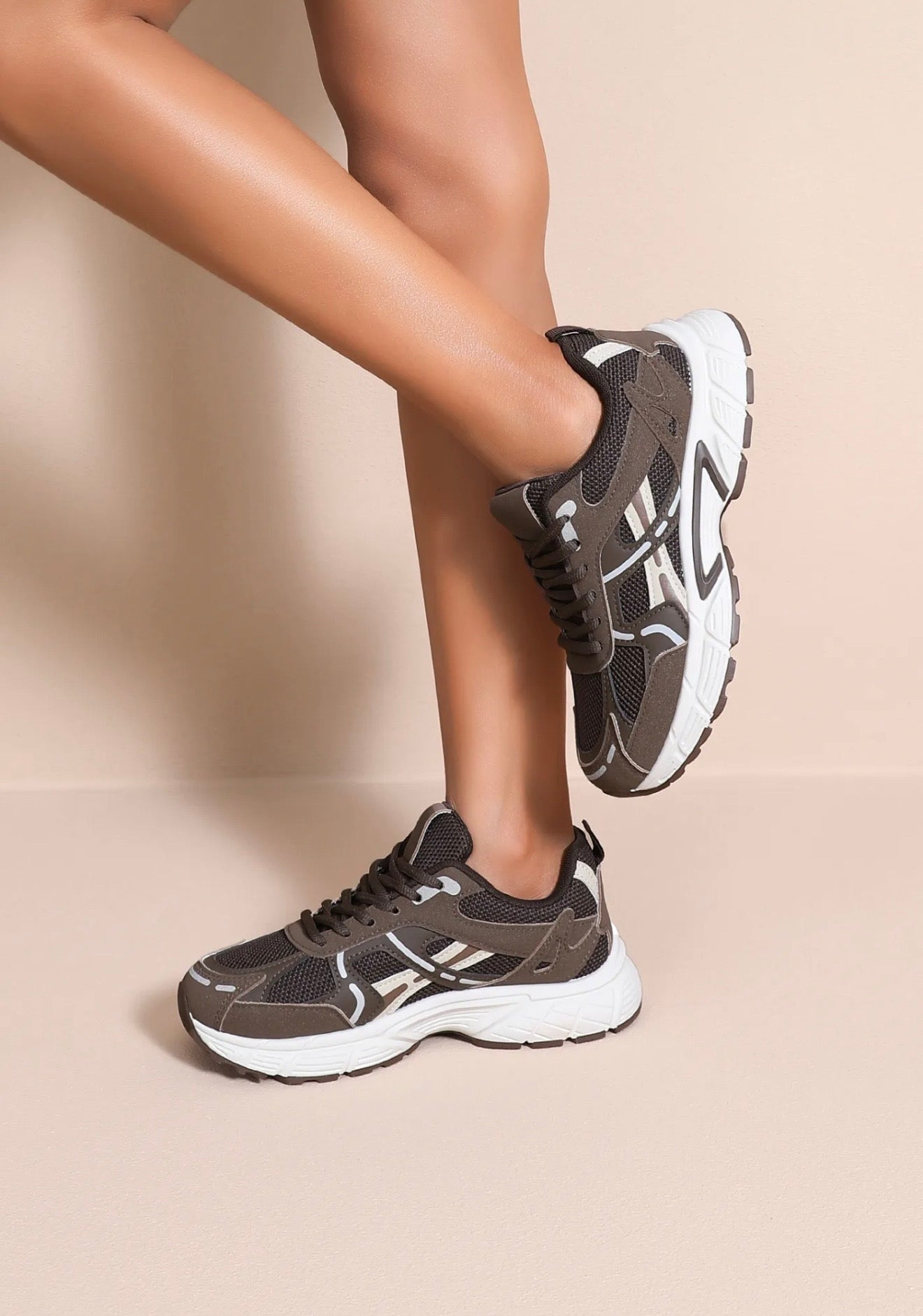 Yula sneakers brown