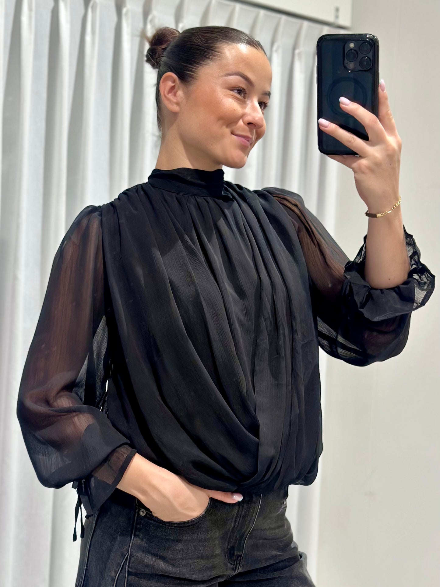 Moxie top black