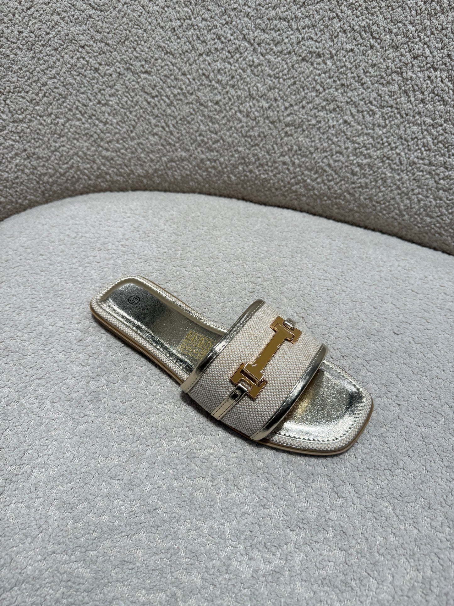 Jessica slippers gold