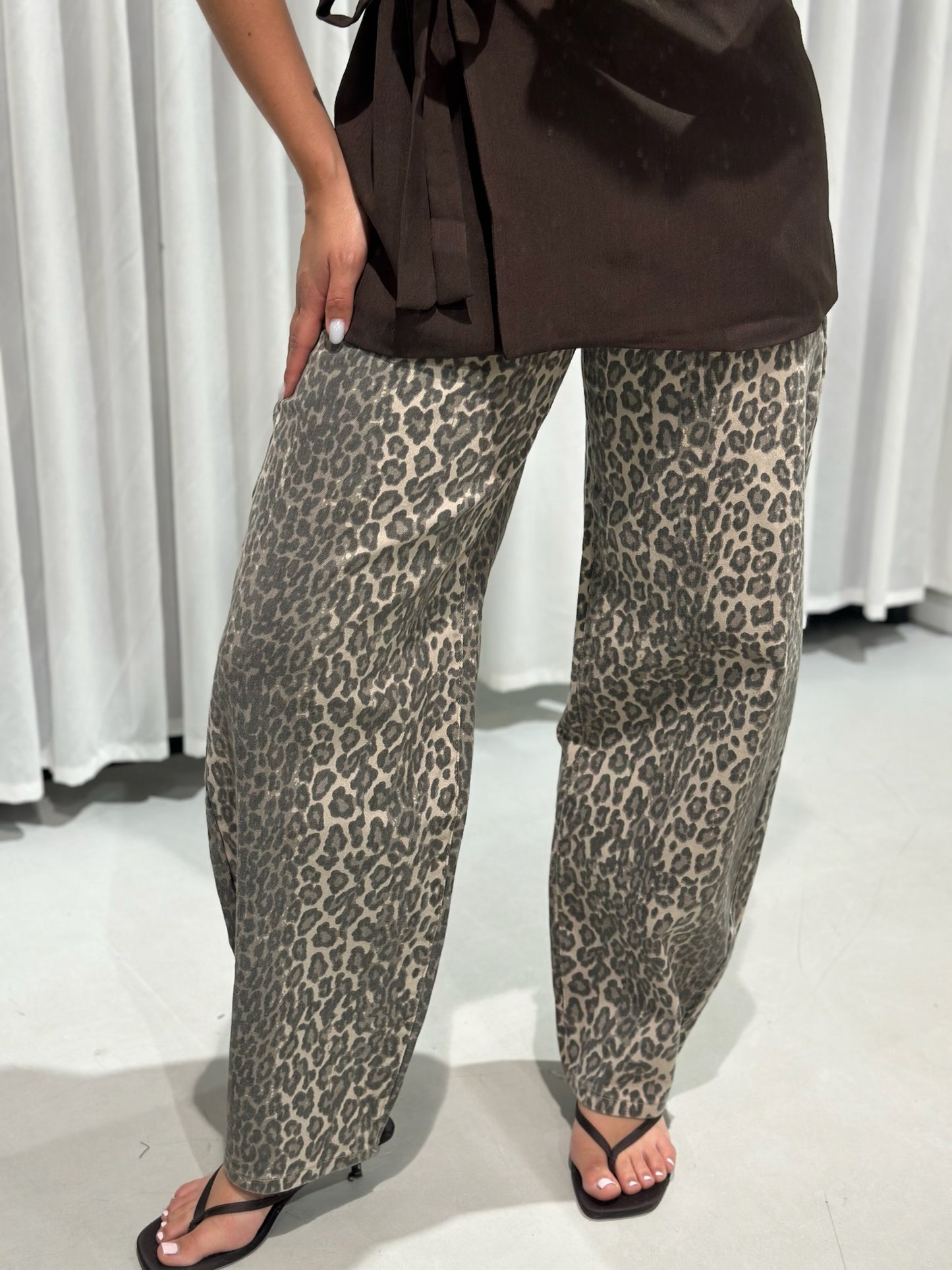 Leopard balloon jeans