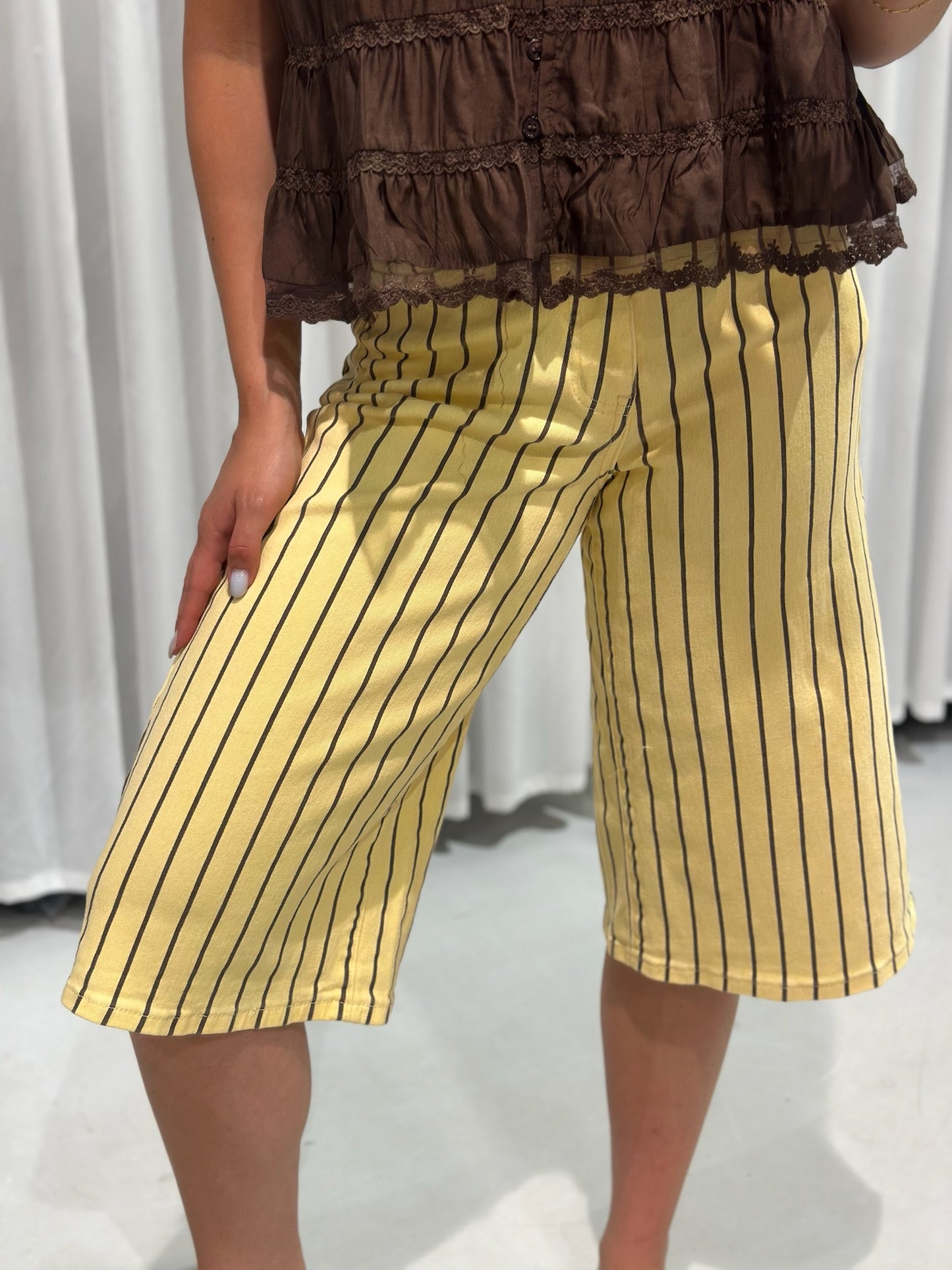 Thomas bermuda yellow