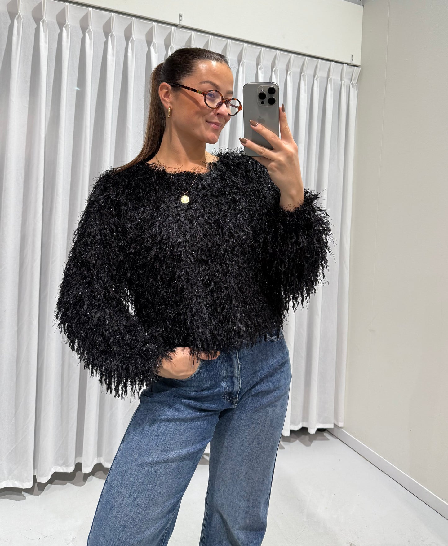 Yuna sweater black