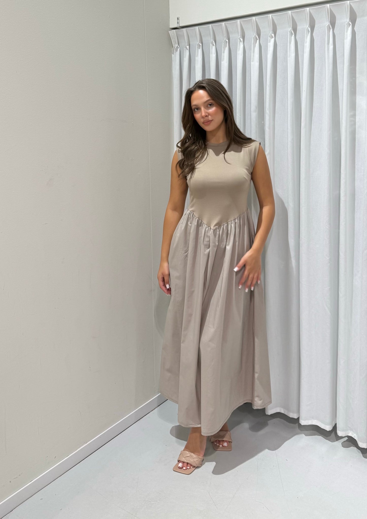 Karen dress beige