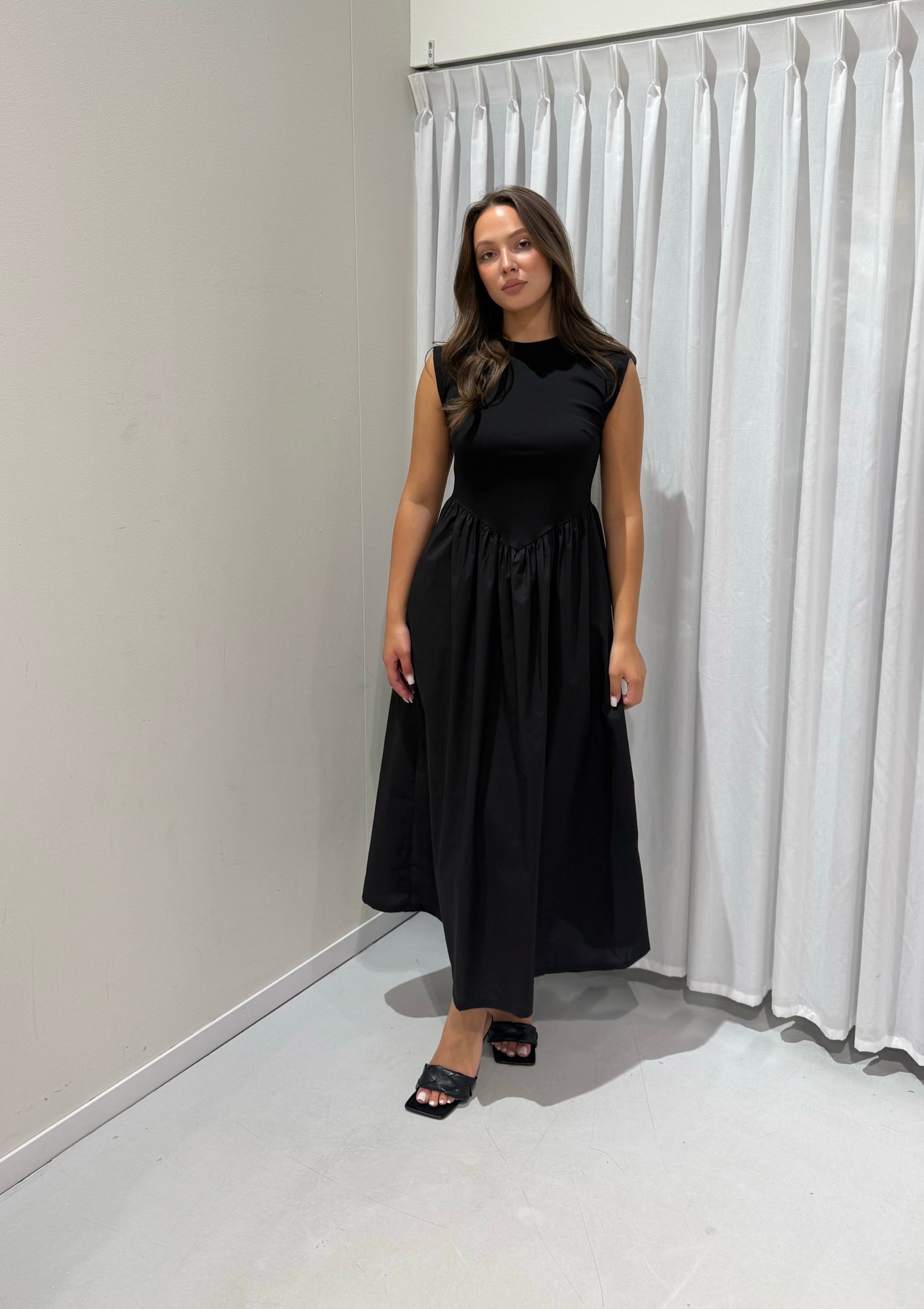 Karen dress black
