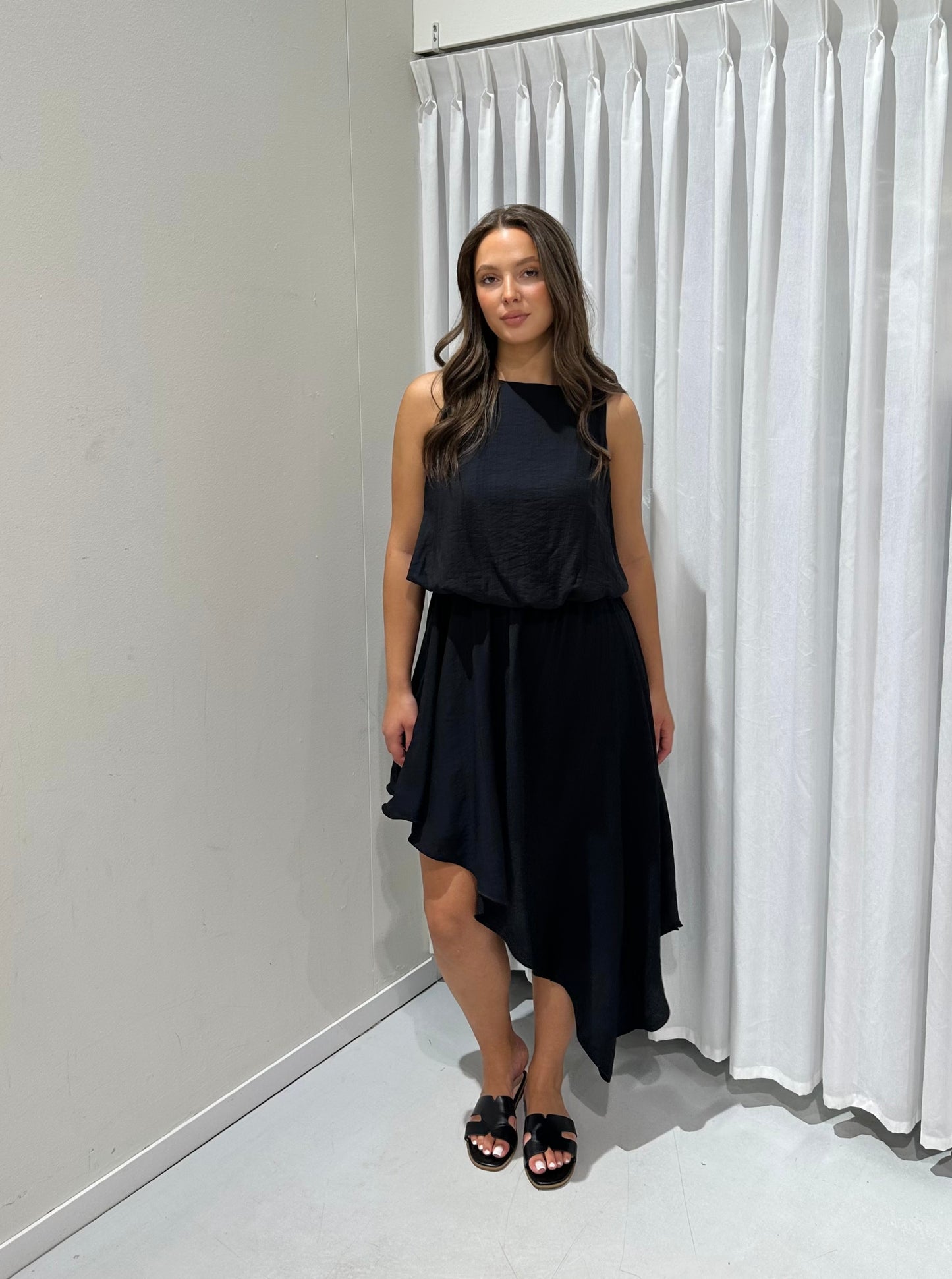 Ava dress black