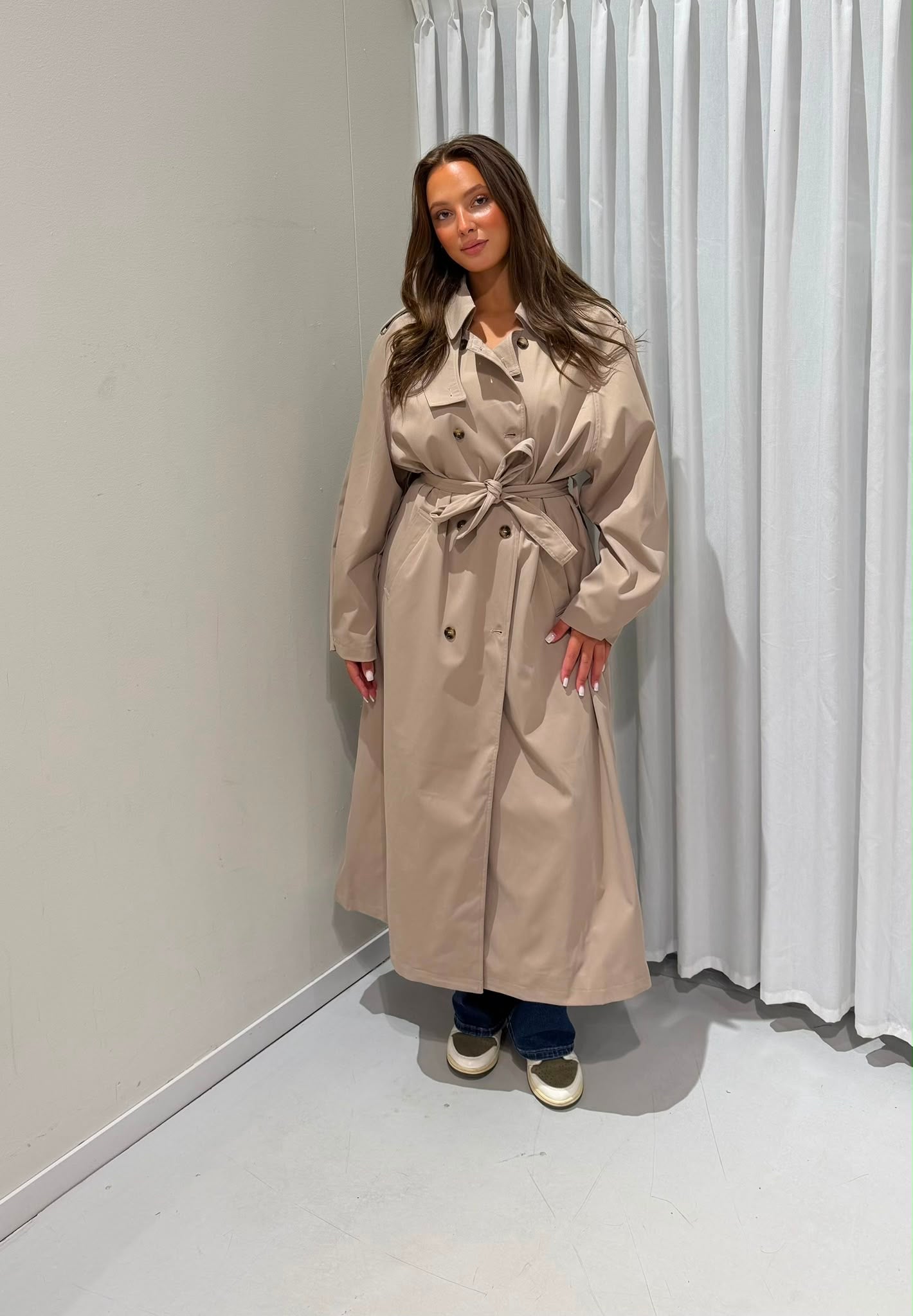 Long trenchcoat taupe